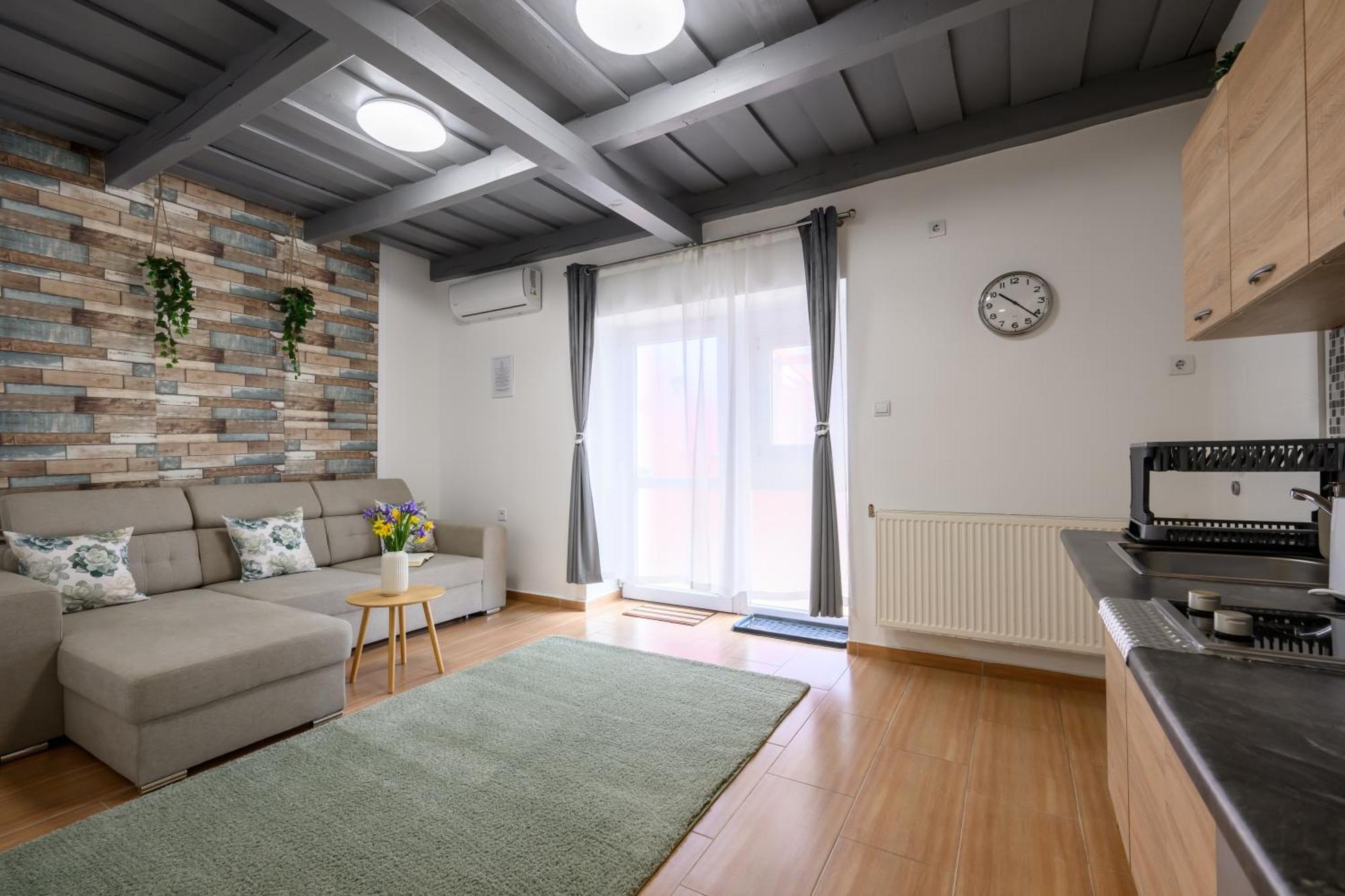 Koevirozsa Pihenohaz Demjén Exterior foto